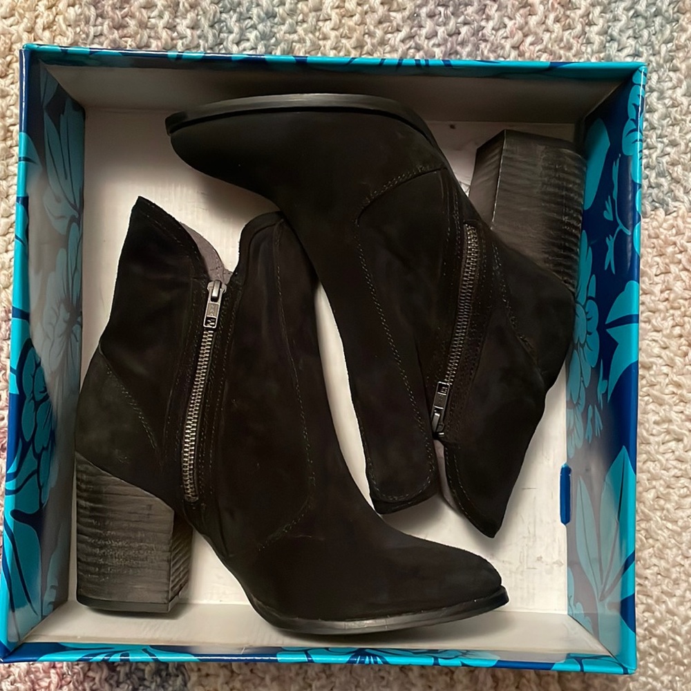Seychelles Leather Stacked Heel ankle boot NWB